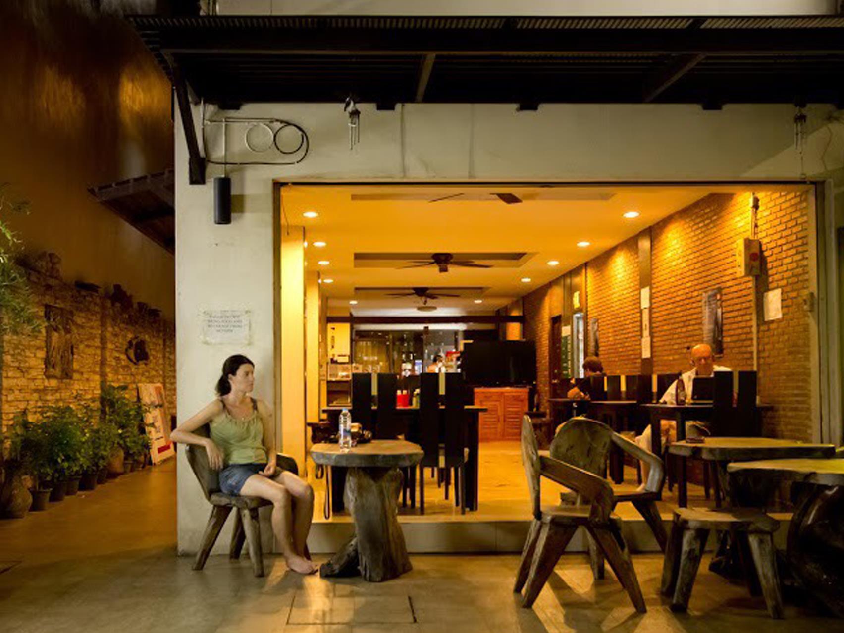 At Home Guest House Bangkok Exterior photo