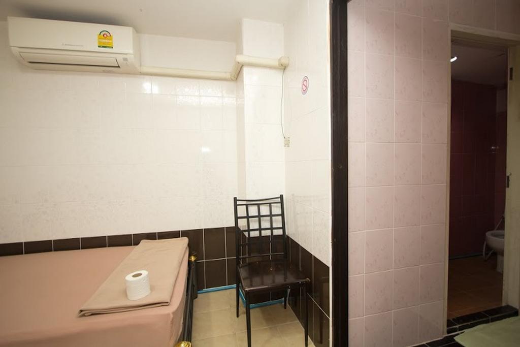 At Home Guest House Bangkok Exterior photo